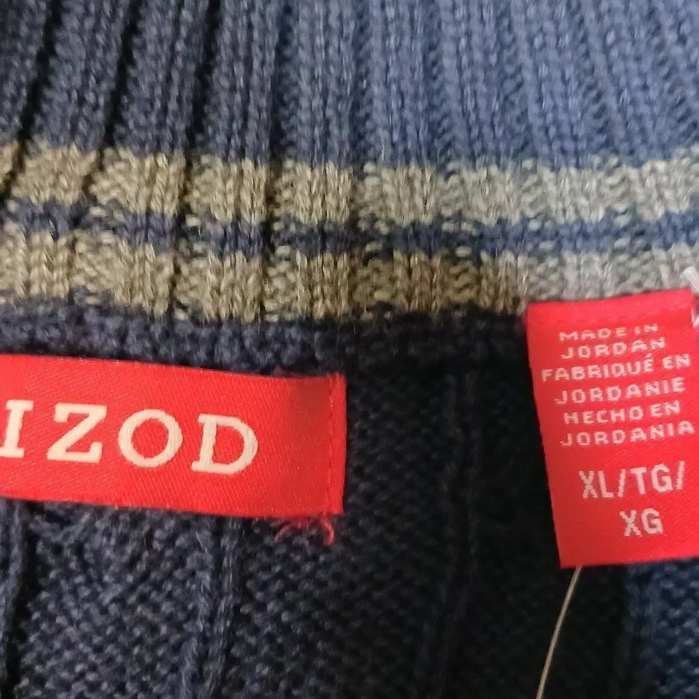 Izod Men's size XL Blue Long Sleeve Sweater